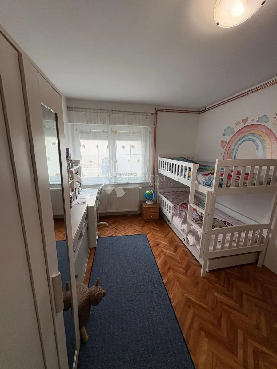 jednosoban stan visoko prizemlje centar grada - slika 12
