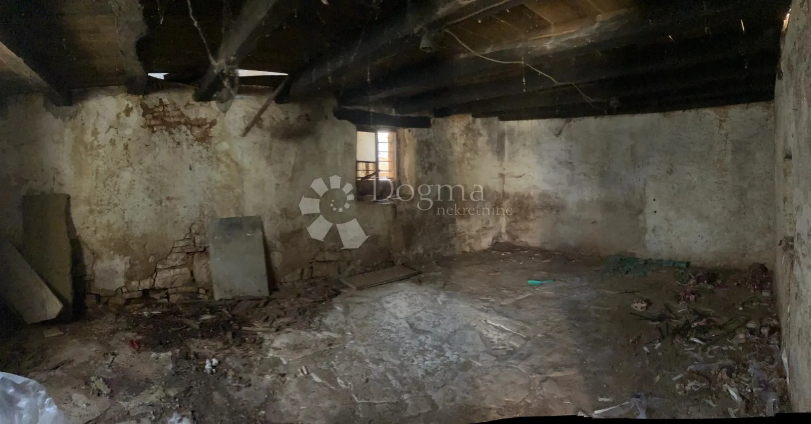 kamena kuća za renovaciju u pilatima - slika 14