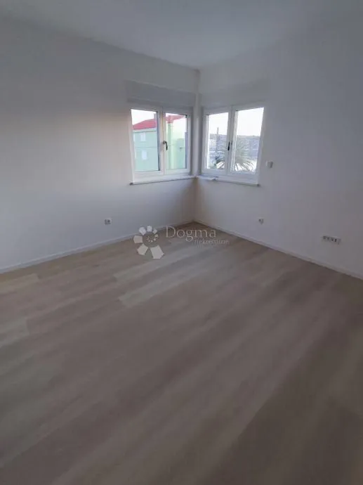 50m od mora!!! stan u novogradnji sa predivnim pogledom - slika 8