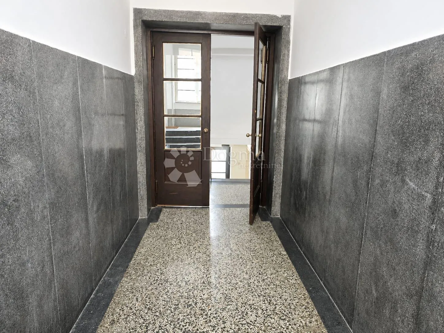 kvatrić! 30 m2 dvosoban?? da dobro ste pročitali! - slika 13