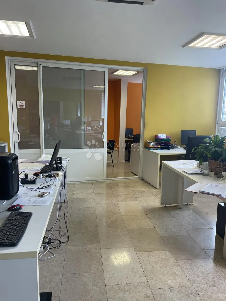 88 m2 odličnog poslovnog prostora za najam - slika 4