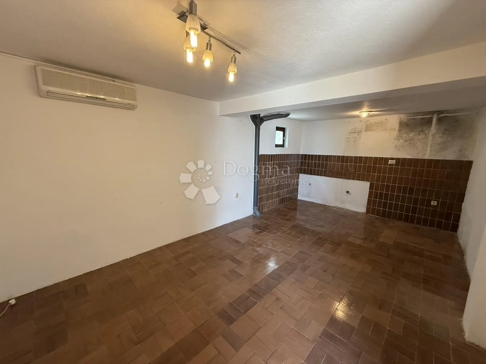 dva apartmana, marušići - slika 17