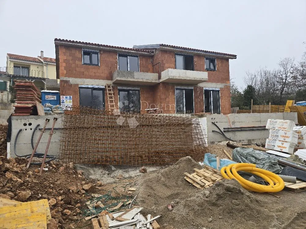 krk, kuća 140m2 sa bazenom i okućnicom - slika 7