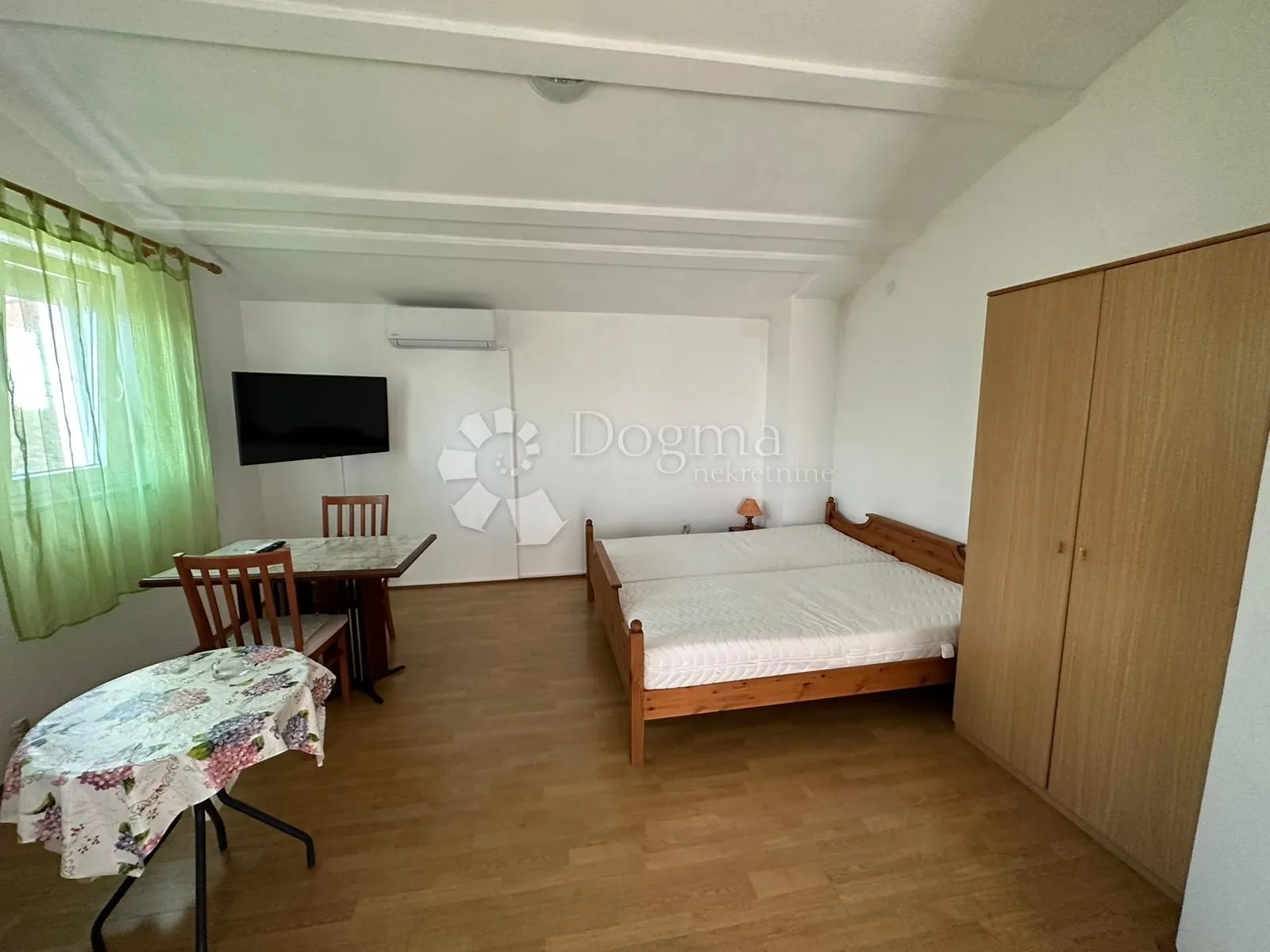 apartmanska kuća na 50 metara do mora - slika 29