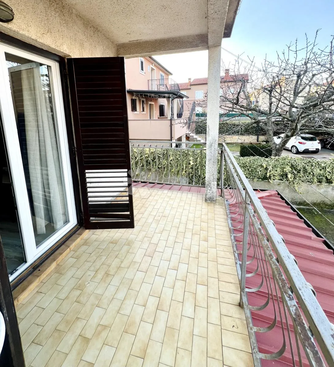 trosoban stan u rovinju - blizina plaže cuvi - slika 10