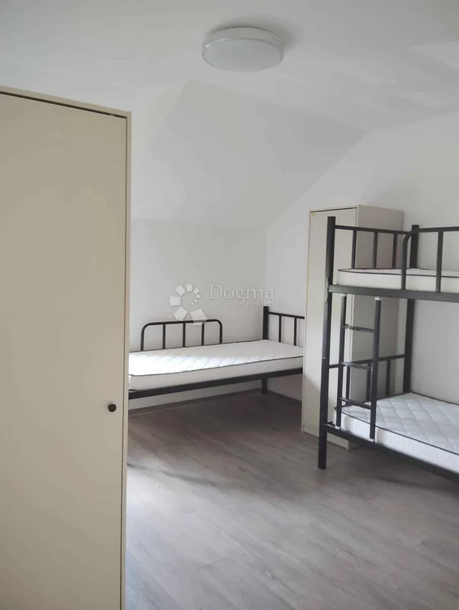 kuća za najam pogodna za 12 radnika - slika 7