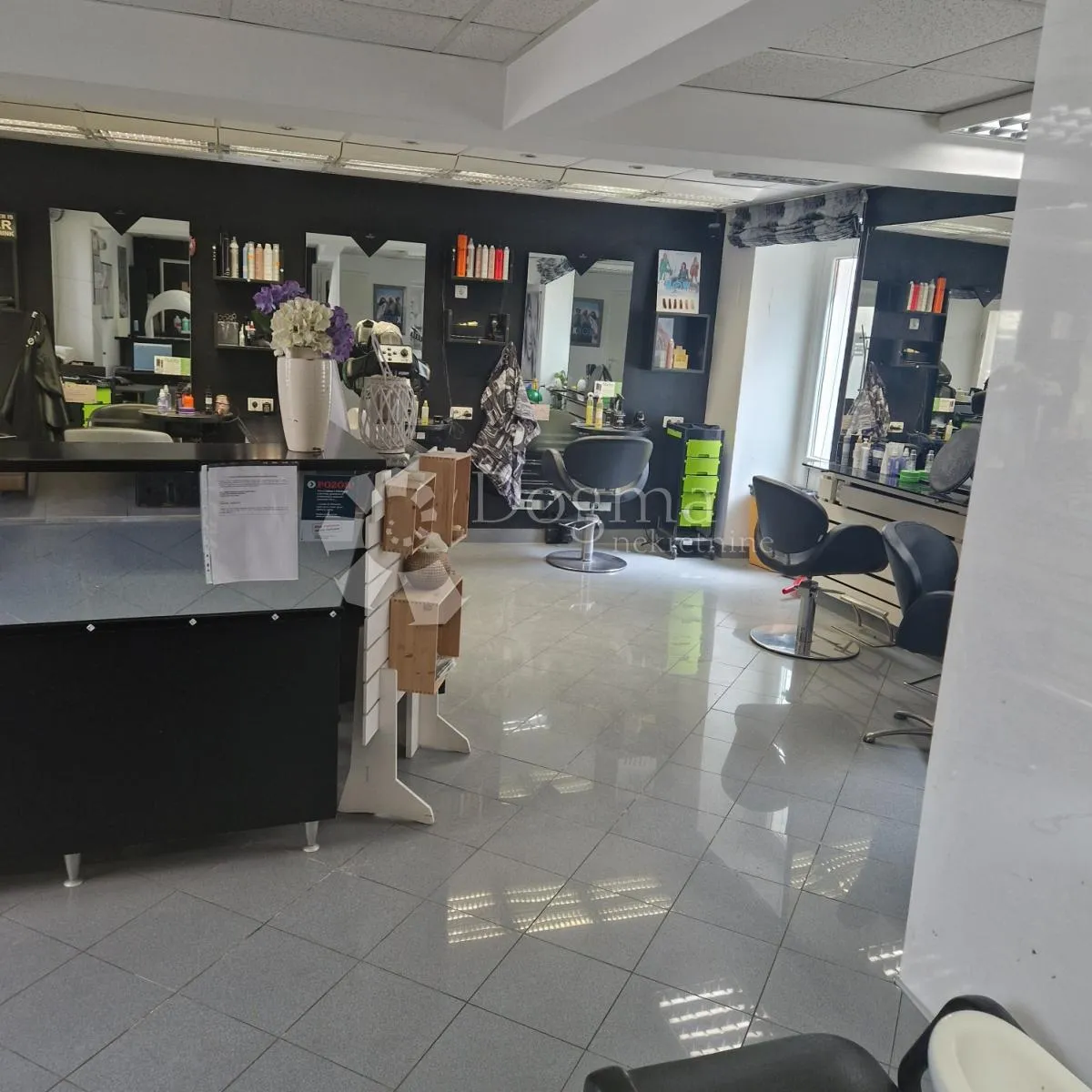 mali lošinj - odličan poslovni prostor na glavnom trgu - slika 5