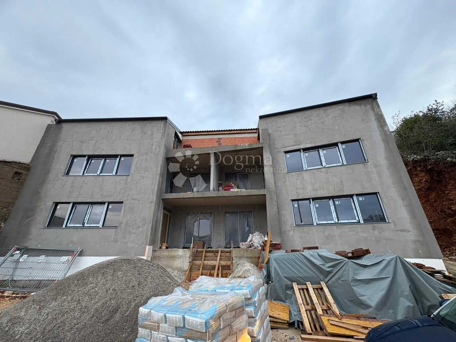 vrbnik – ekskluzivan apartman 3s+db u novogradnji s otvorenim pogledom na more - slika 5