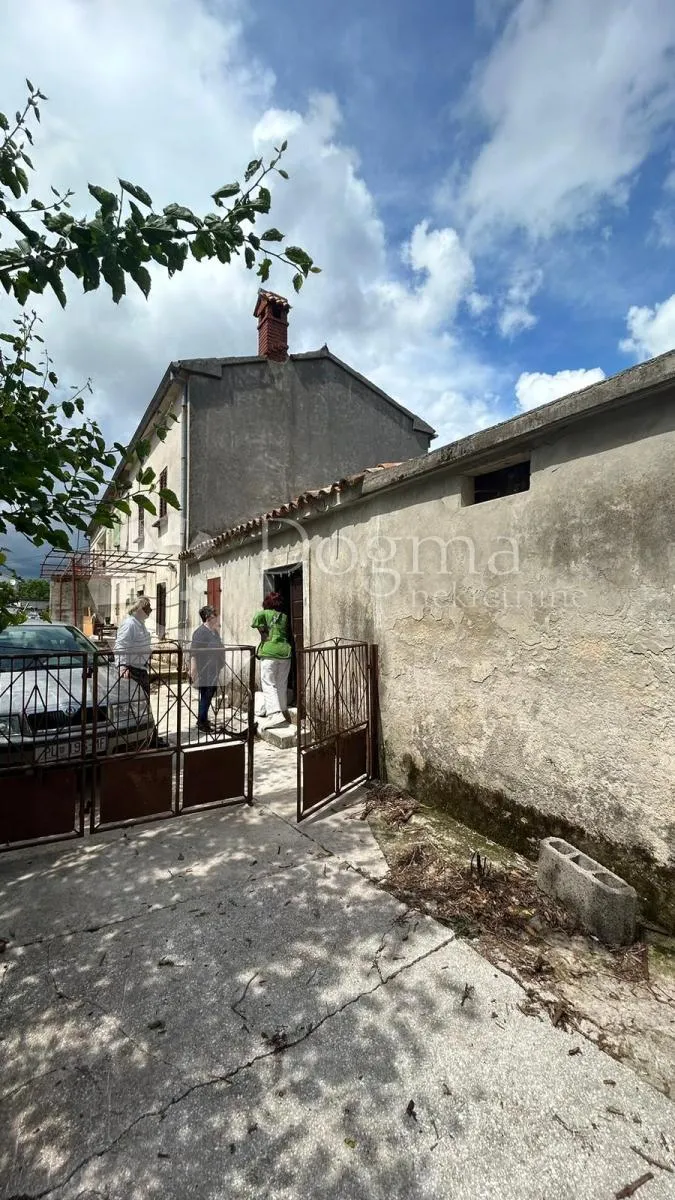 kuća za renovaciju s građevinskim zemljištem - barban - slika 32