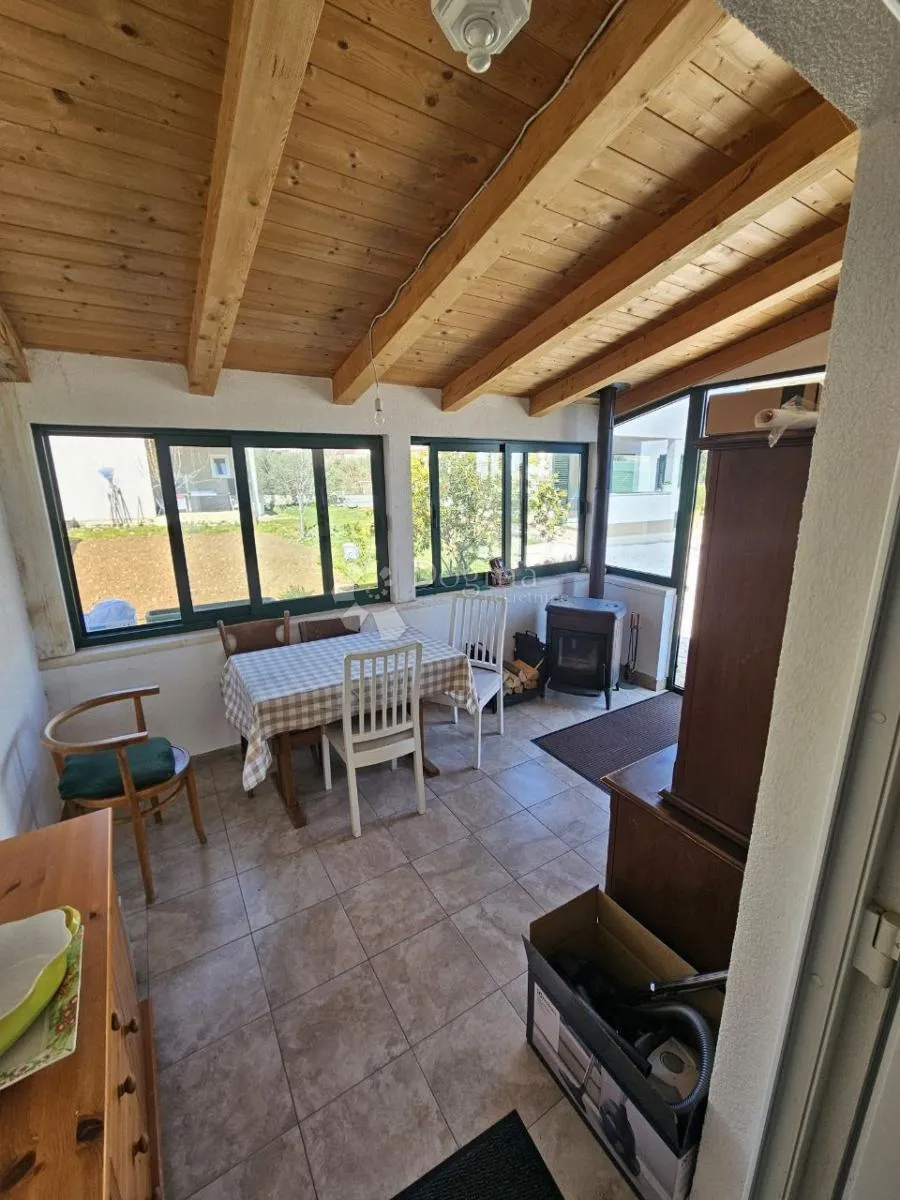 samostojeća kuća s velikom okućnicom i pogledom na more u planom! trogir - slika 19