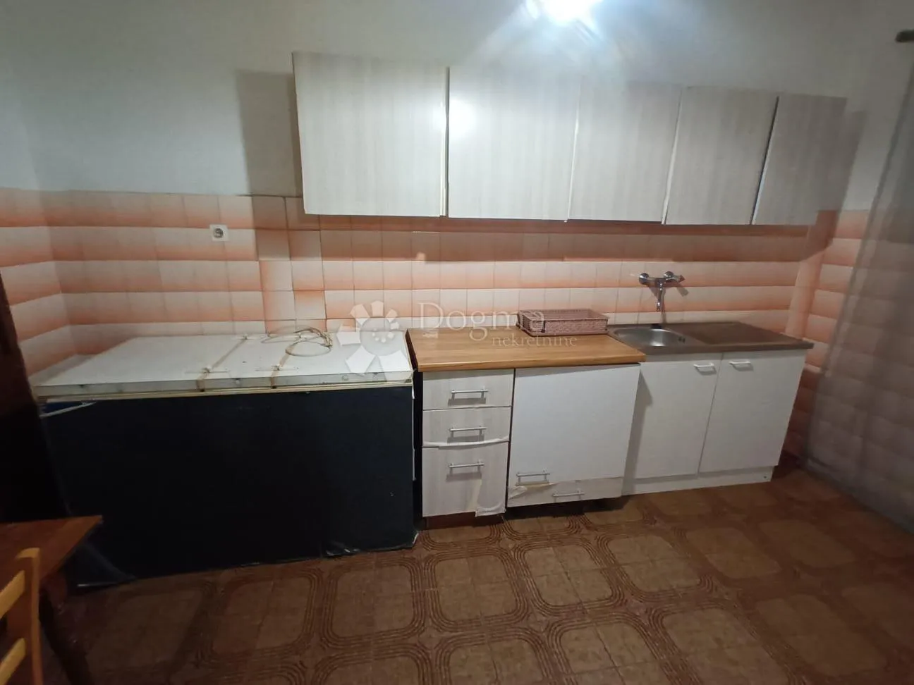 pag, apartman 106,85m2 u blizini gradske plaže - slika 3