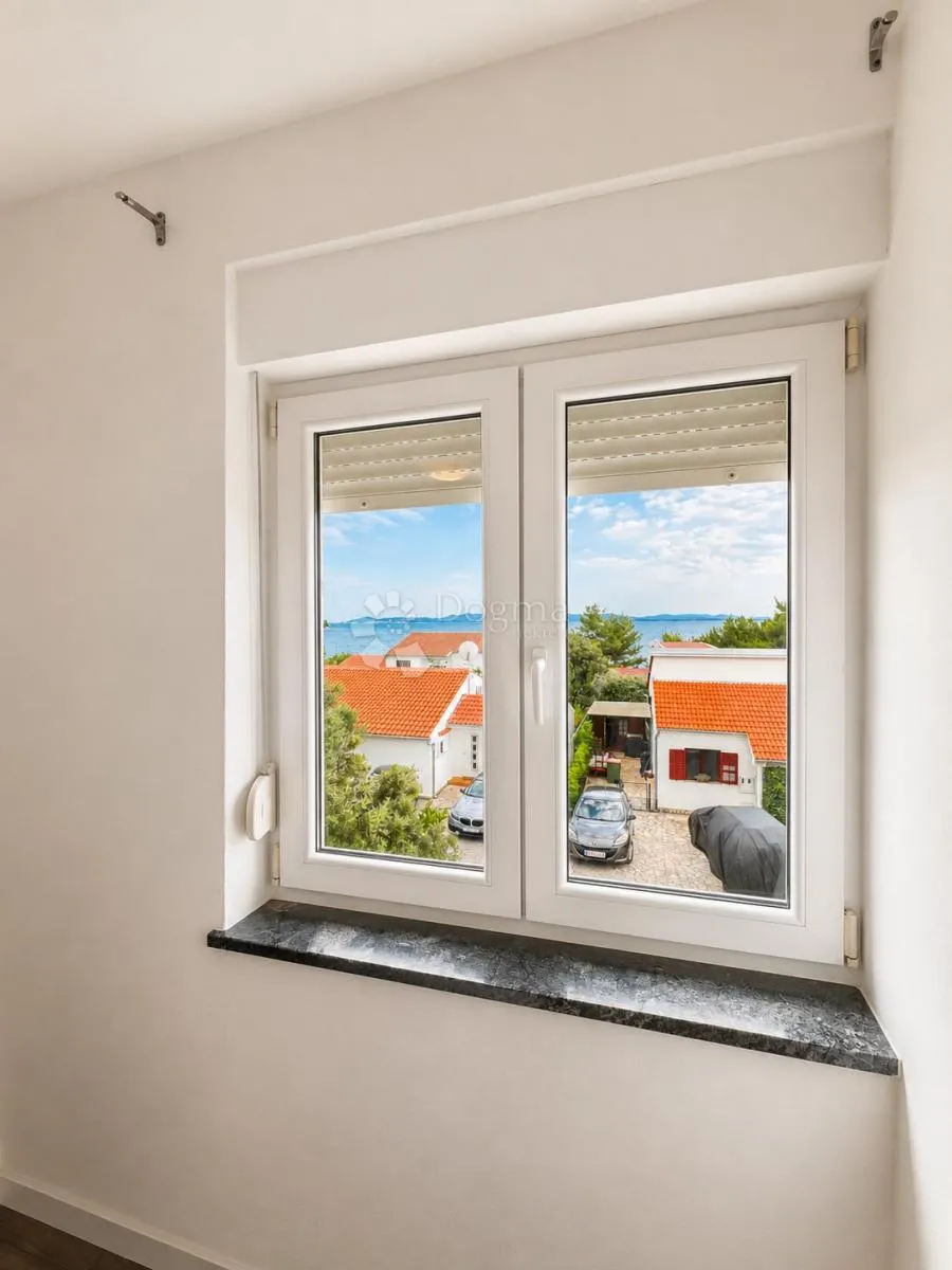 prestižna adresa punta skala (petrčane) 70 m od mora, renoviran stan 77m2 - slika 11