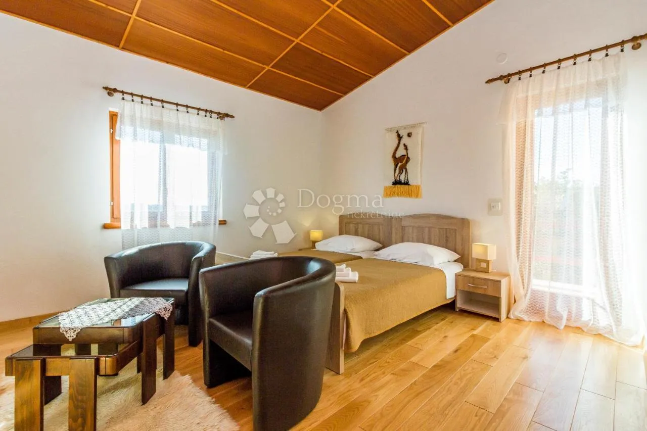 predivna apartmanska kuća! - slika 24