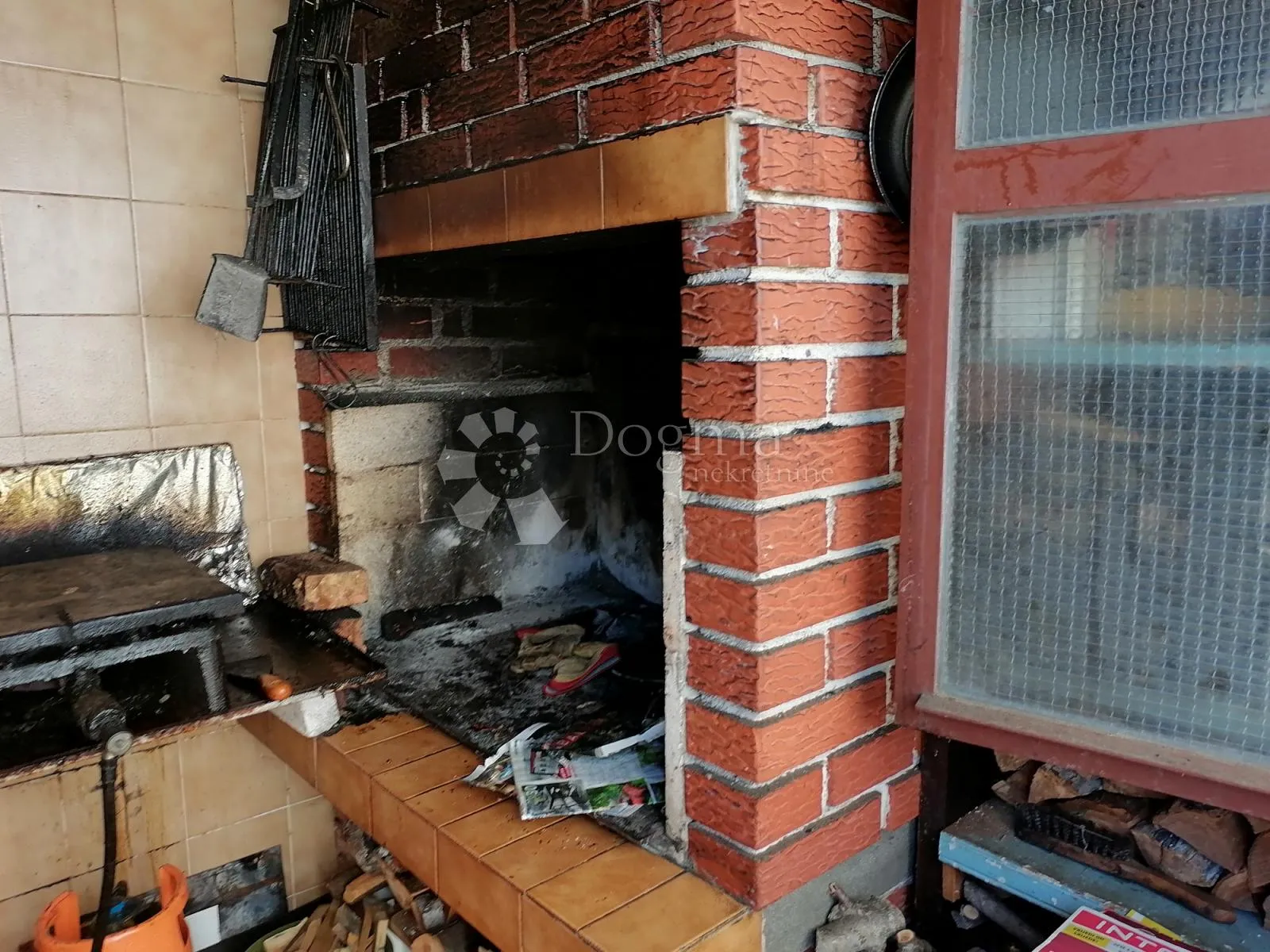 kuća na drenovi s dva trosobna stana i velikom okućnicom - slika 38