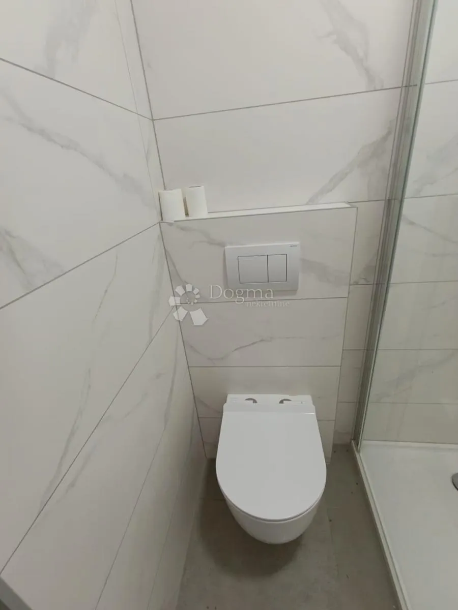 prostrani apartman u mandrama - slika 6