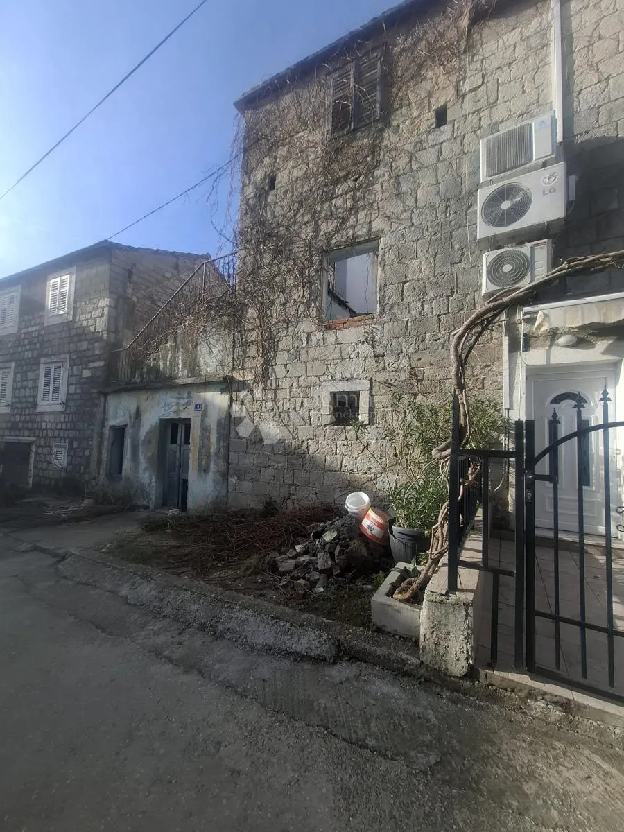 starina za renovaciju- kaštel gomilica - slika 8