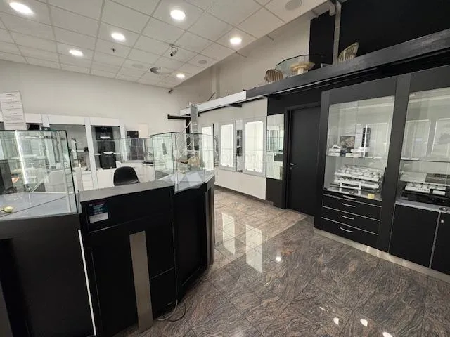 poslovni prostor 66 m² – pećine - slika 1