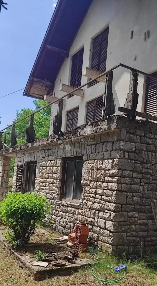 imanje u centru korenice - slika 3