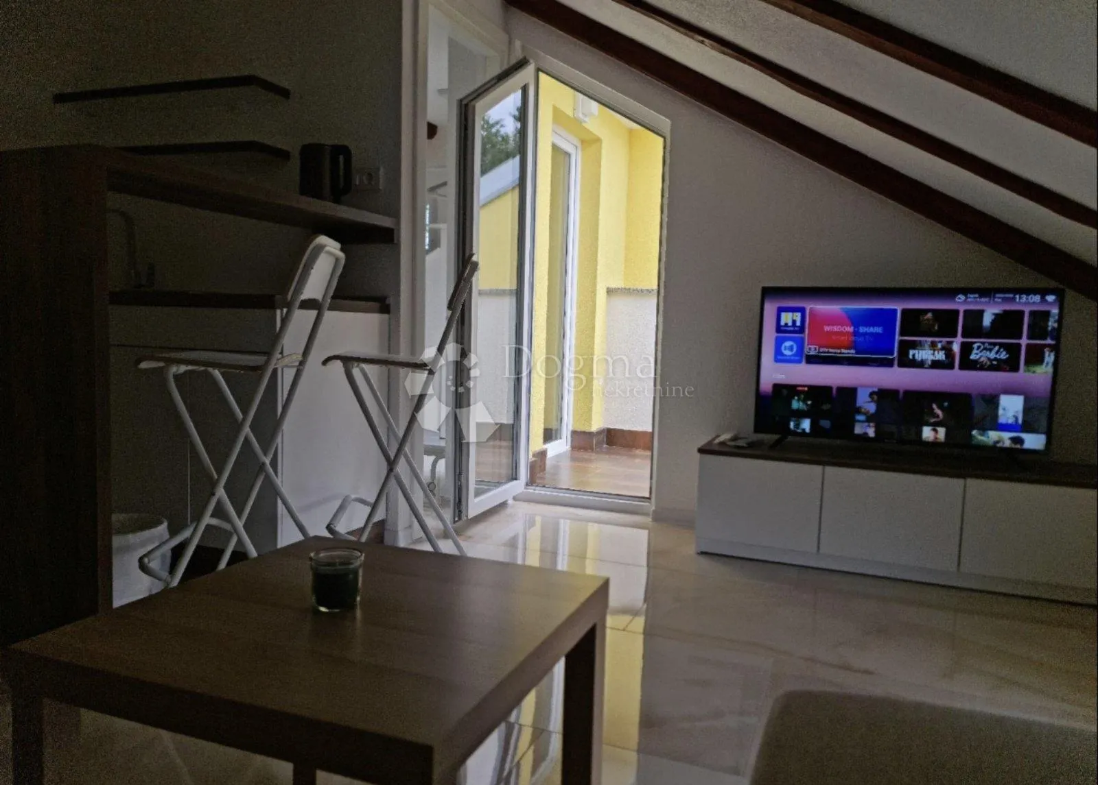 zgrada sa sedam apartmana, prvi red do mora - slika 4