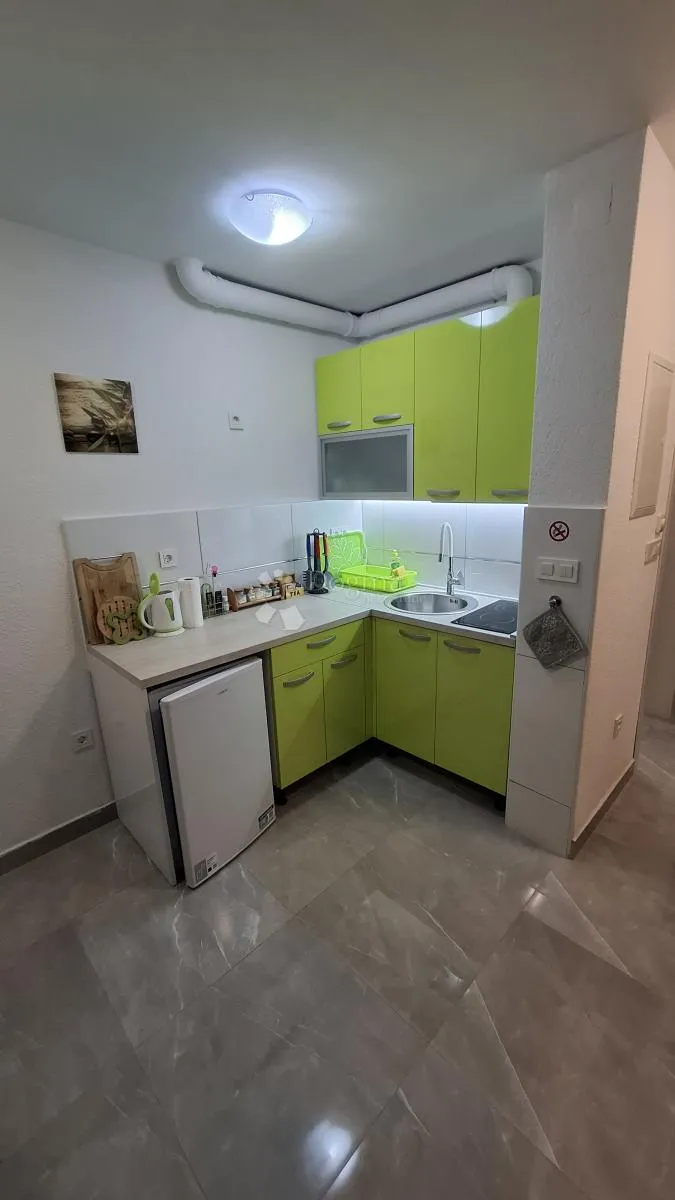 malinska apartman sa velikom okućnicom - slika 6
