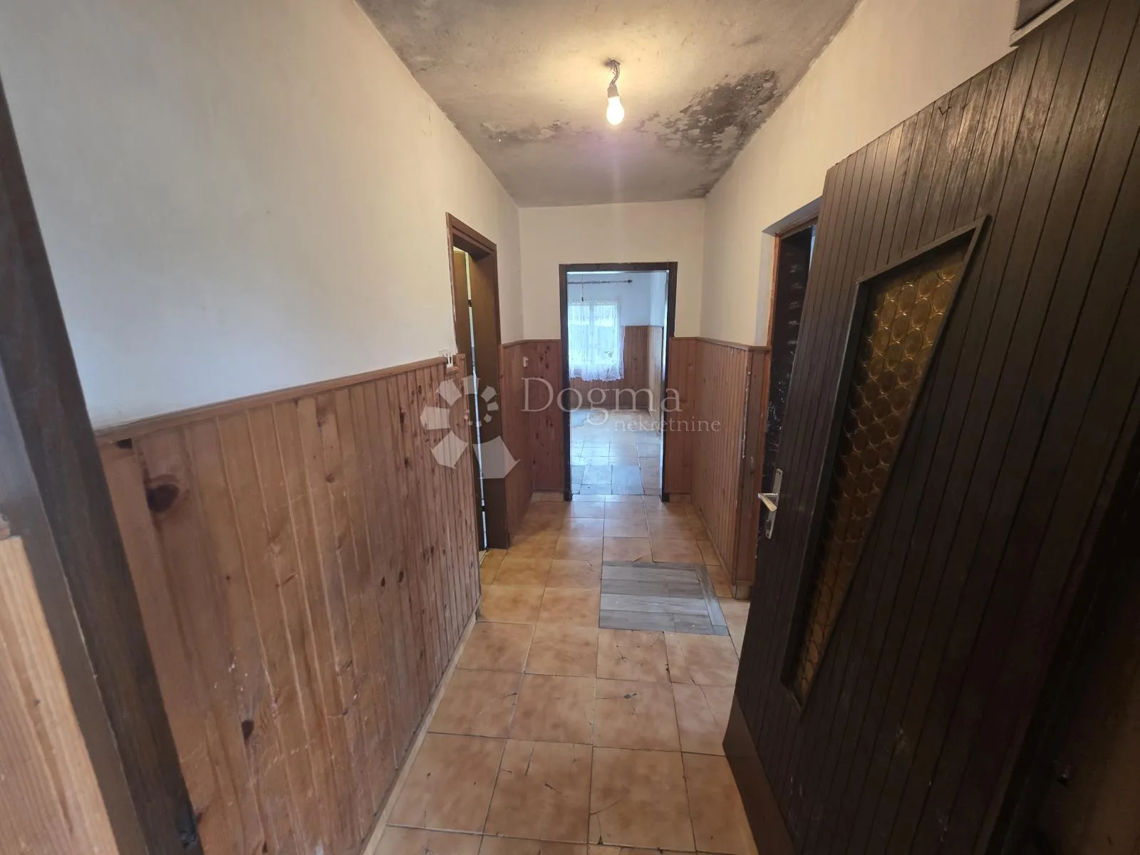 kuća za adaptaciju nadomak centra krapine – izvrsna lokacija - slika 12