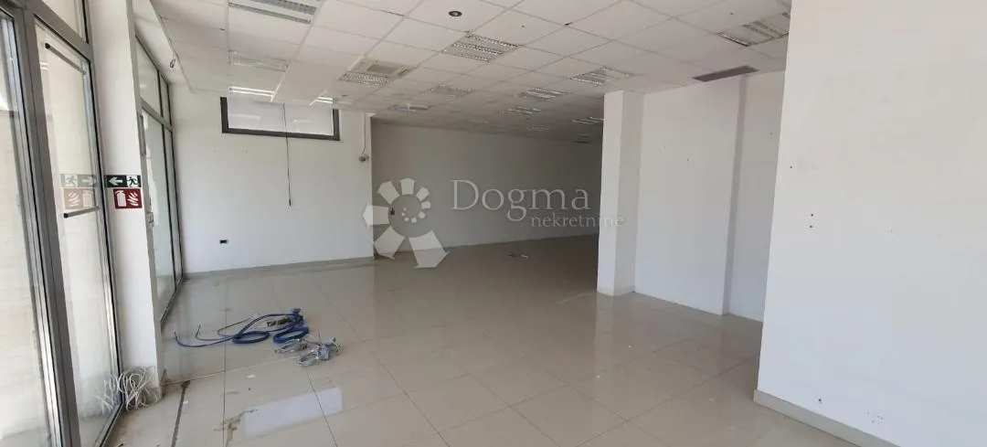 novalja -poslovni prostor najam - slika 2