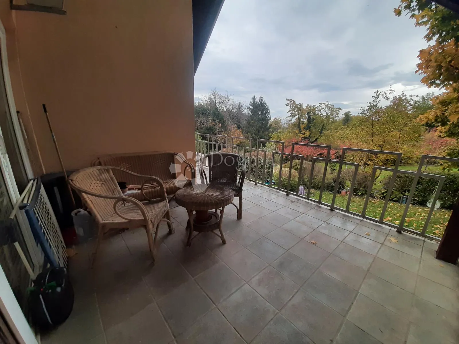 dvosobni stan s prostranom terasom, garažom i zajedničkim vrtom - centar remeta - slika 15