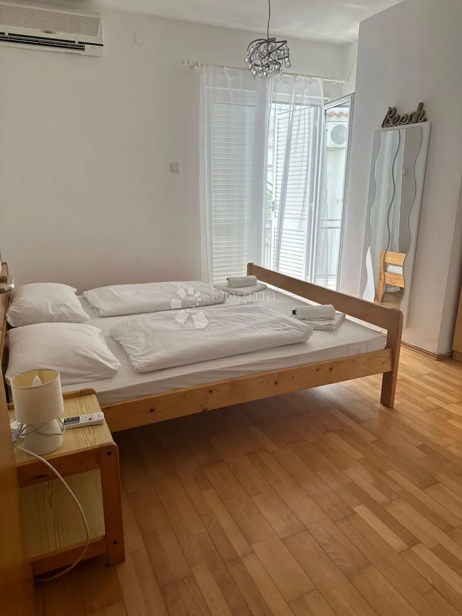 vodice – kuća s 6 apartmana blizu mora - slika 8