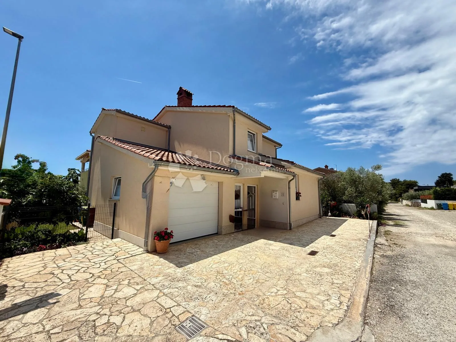kuća s 3 apartmana i garažom blizu mora - fažana - slika 51