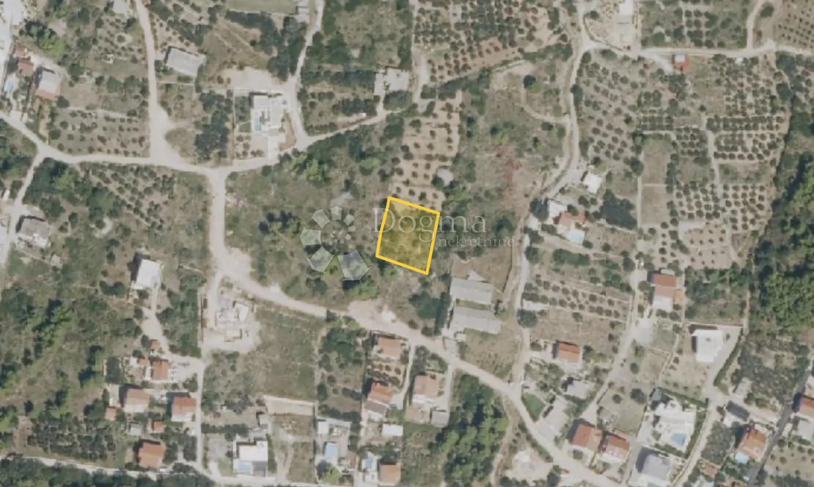 građevinsko zemljište 1167 m² kaštel sućurac – m1 zona, pristupni put - slika 4