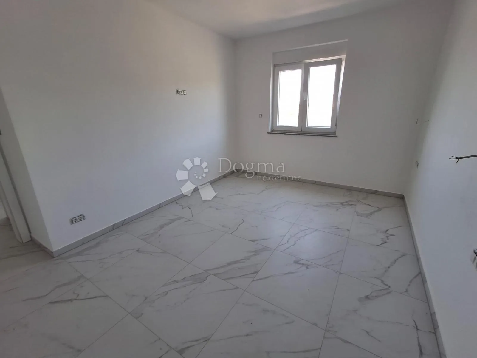 apartman u kvalitetnoj novogradnji u barbatu blizu mora - slika 6