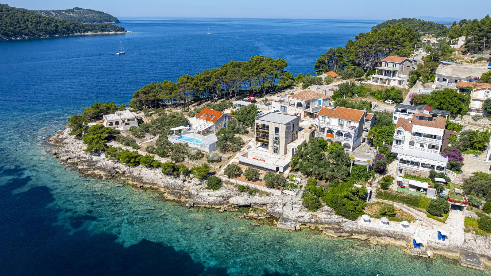 prvi red do mora: samoodrživa apartmanska vila s uhodanim poslovanjem – vela luka, korčula - slika 16