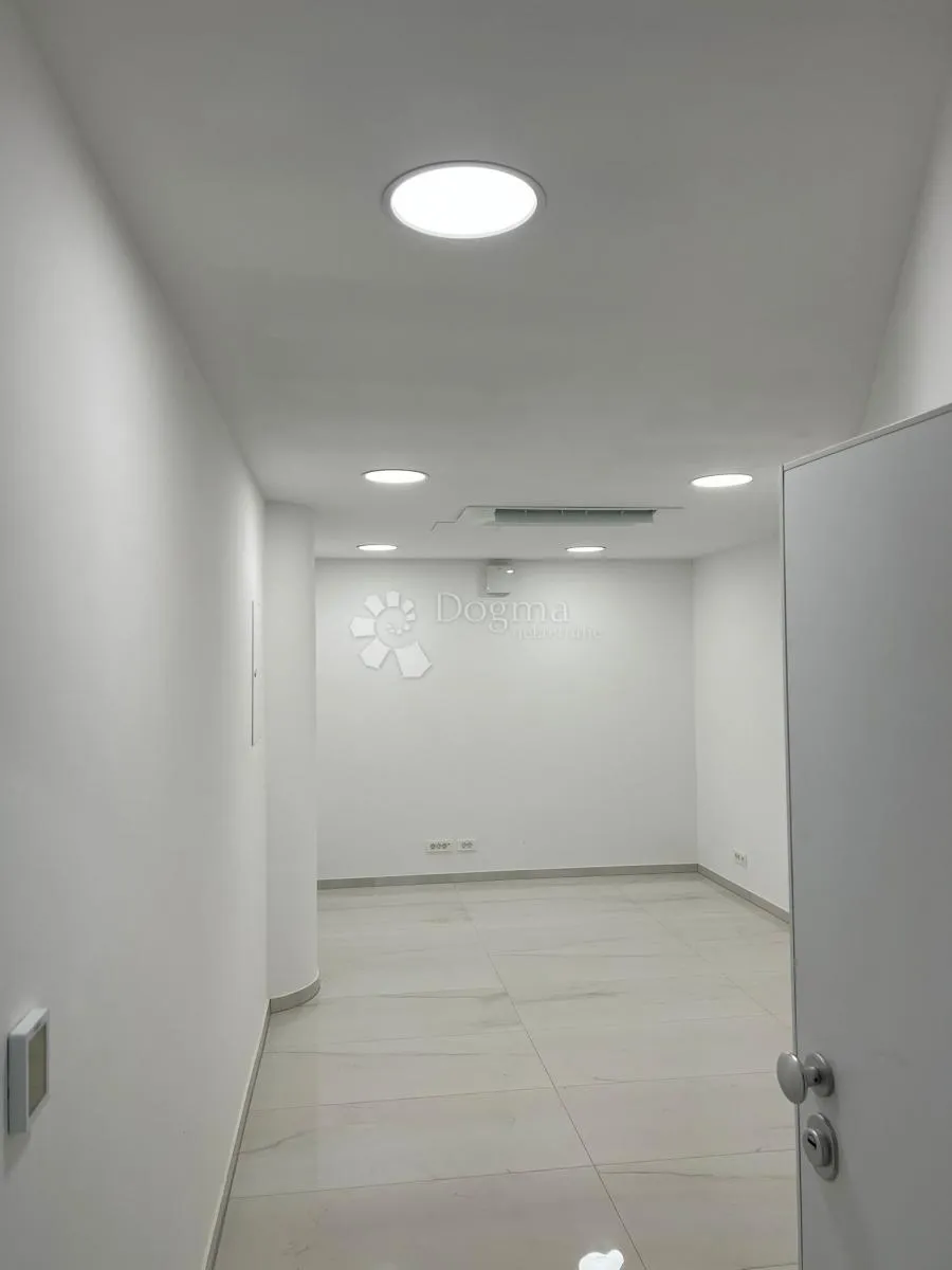 poslovni prostor u centru pule! - slika 8
