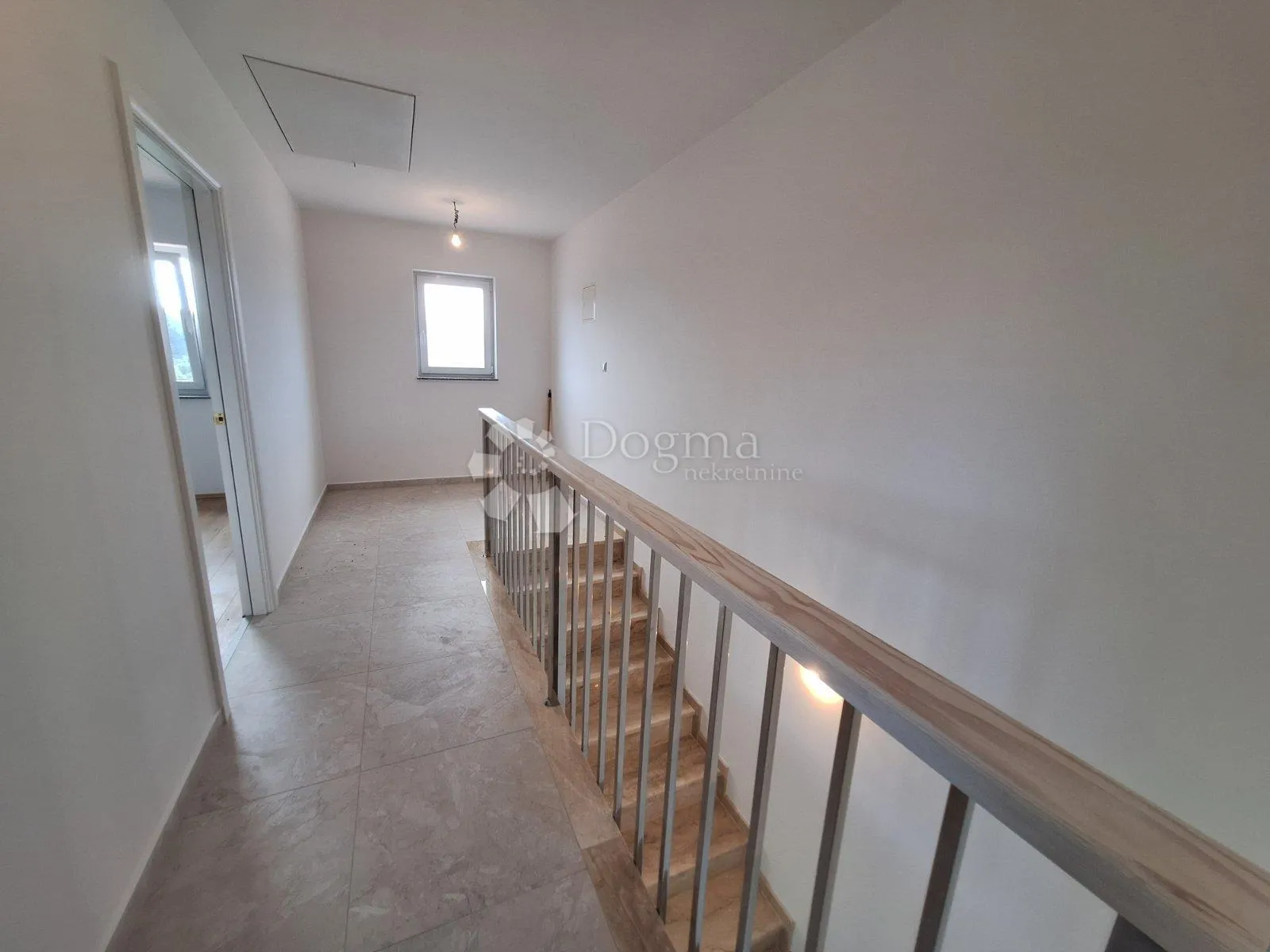 prilika! novogradnja sa 2 apartmana i bazenom - slika 8