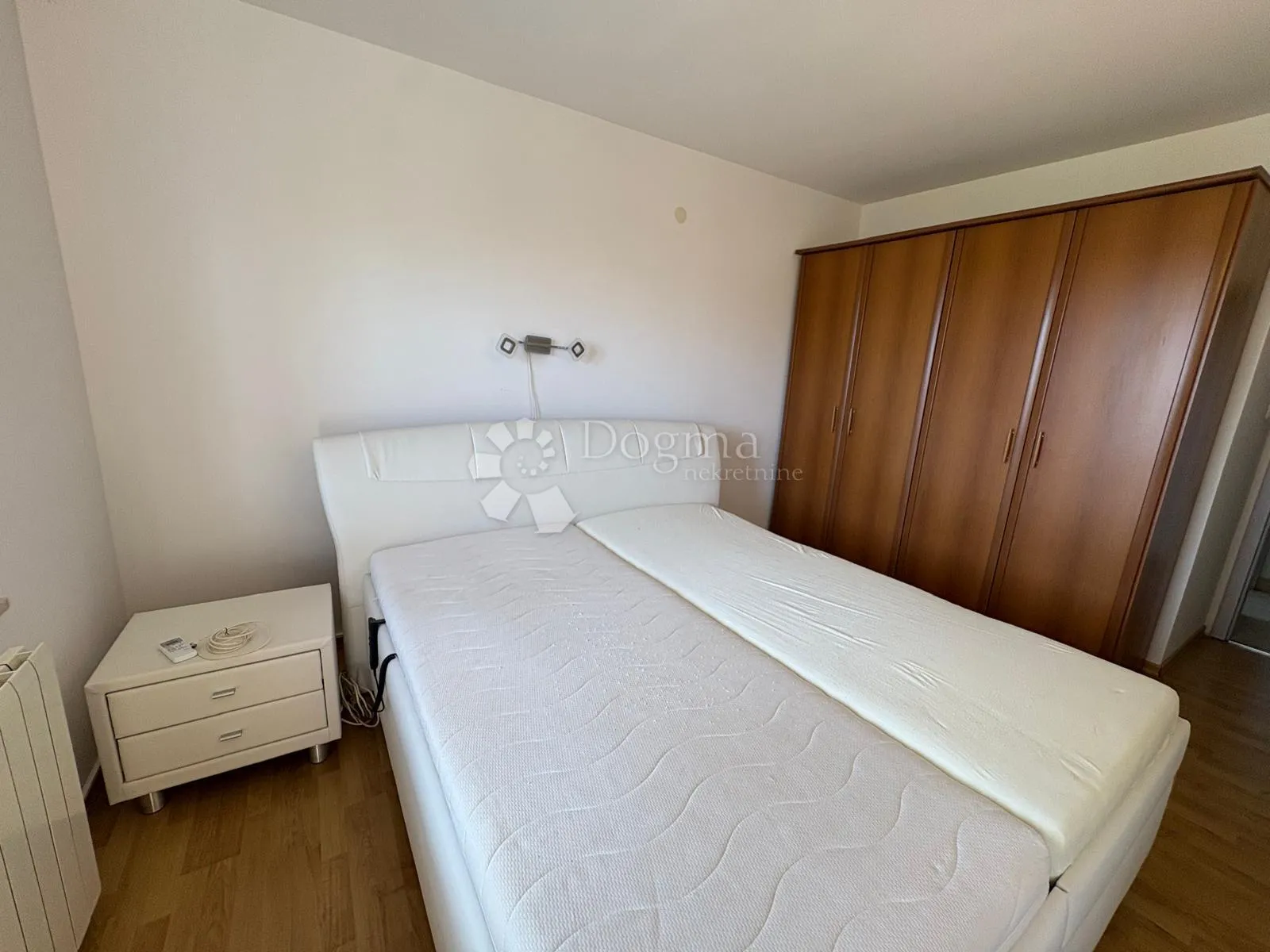 grad krk, kuća sa bazenom + investicijski teren - slika 28