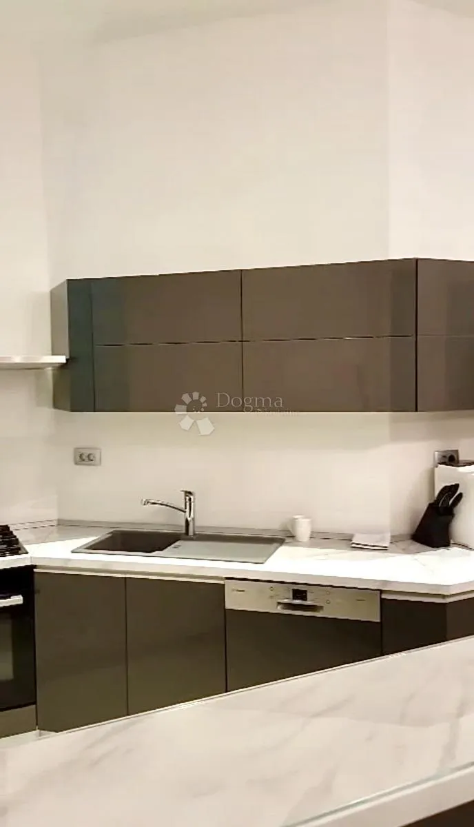 zagreb, donji grad, stan koji oduzima dah, 130 m2 - slika 12