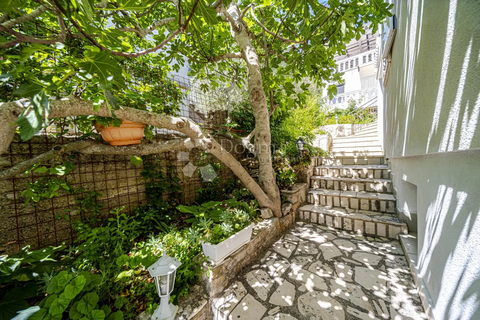 prvi red do mora: samoodrživa apartmanska vila s uhodanim poslovanjem – vela luka, korčula - slika 48