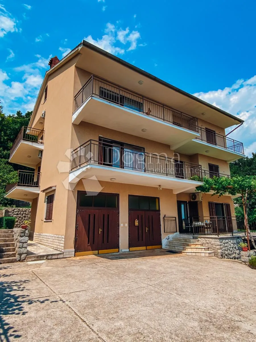 kuća sa 3 apartmana i fenomenalnim pogledom - slika 4