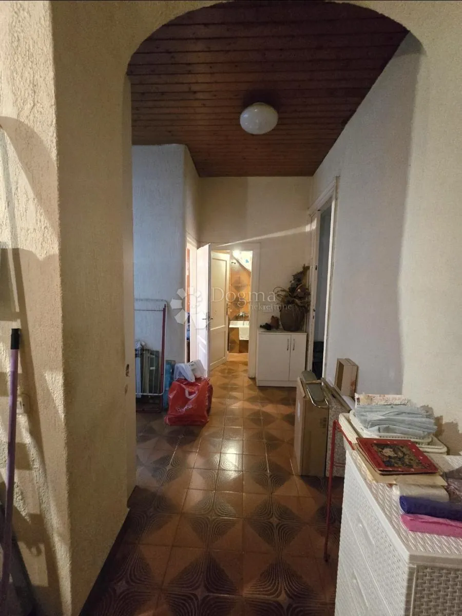 stan s potencijalom u srcu grada - slika 4