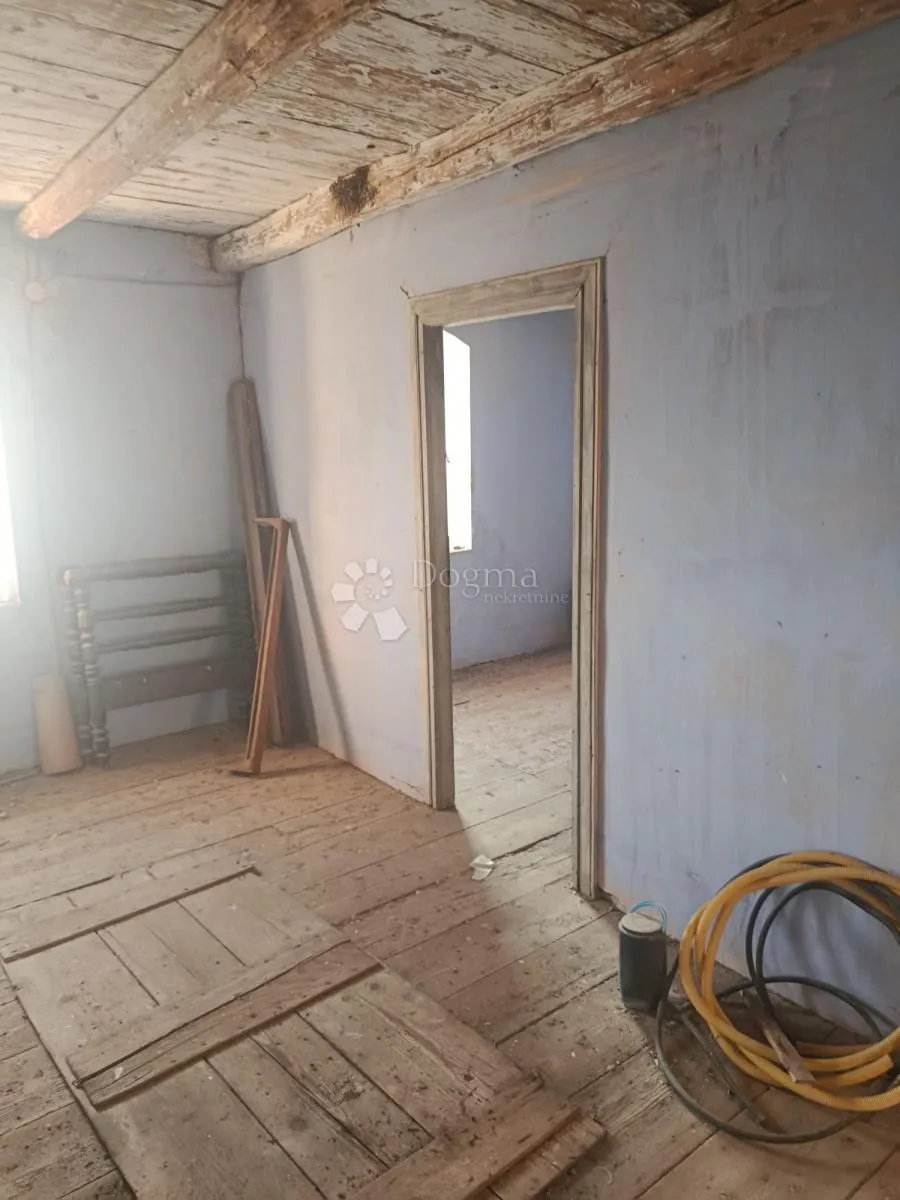 kamena kuća 157m s dvorištem i pogledom na more - slika 4