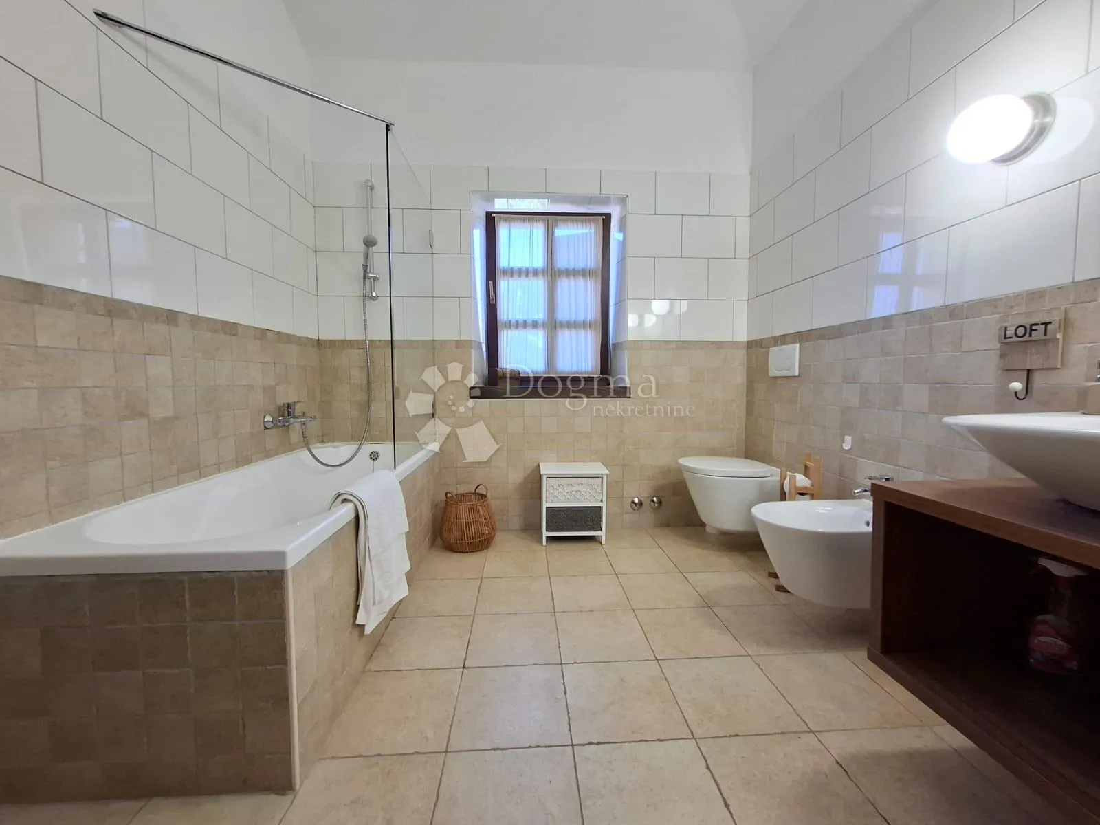 višnjan - kamena vila sa prostranom okućnicom - slika 21