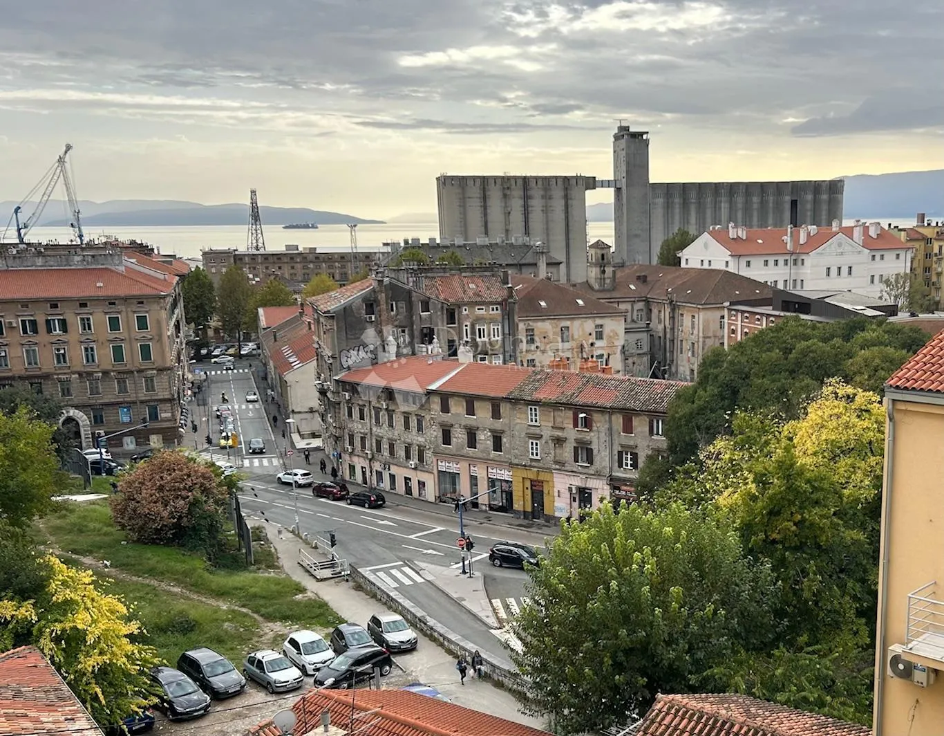 komforan stan blizu centra rijeke - slika 11