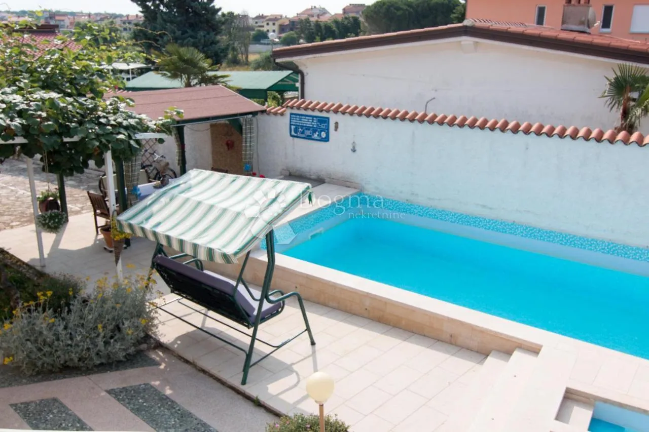 kuća sa bazenom i 4 stambene jedinice - 600m od plaže - slika 54