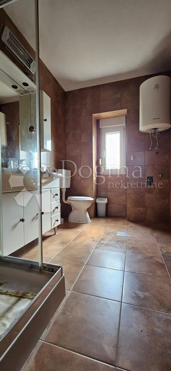 komforna mala kuća od 110m² - slika 20