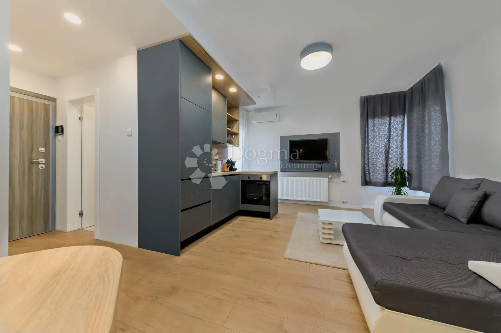 zagreb, maksimir, luksuzan stan 40 m2 s bazenom - slika 2