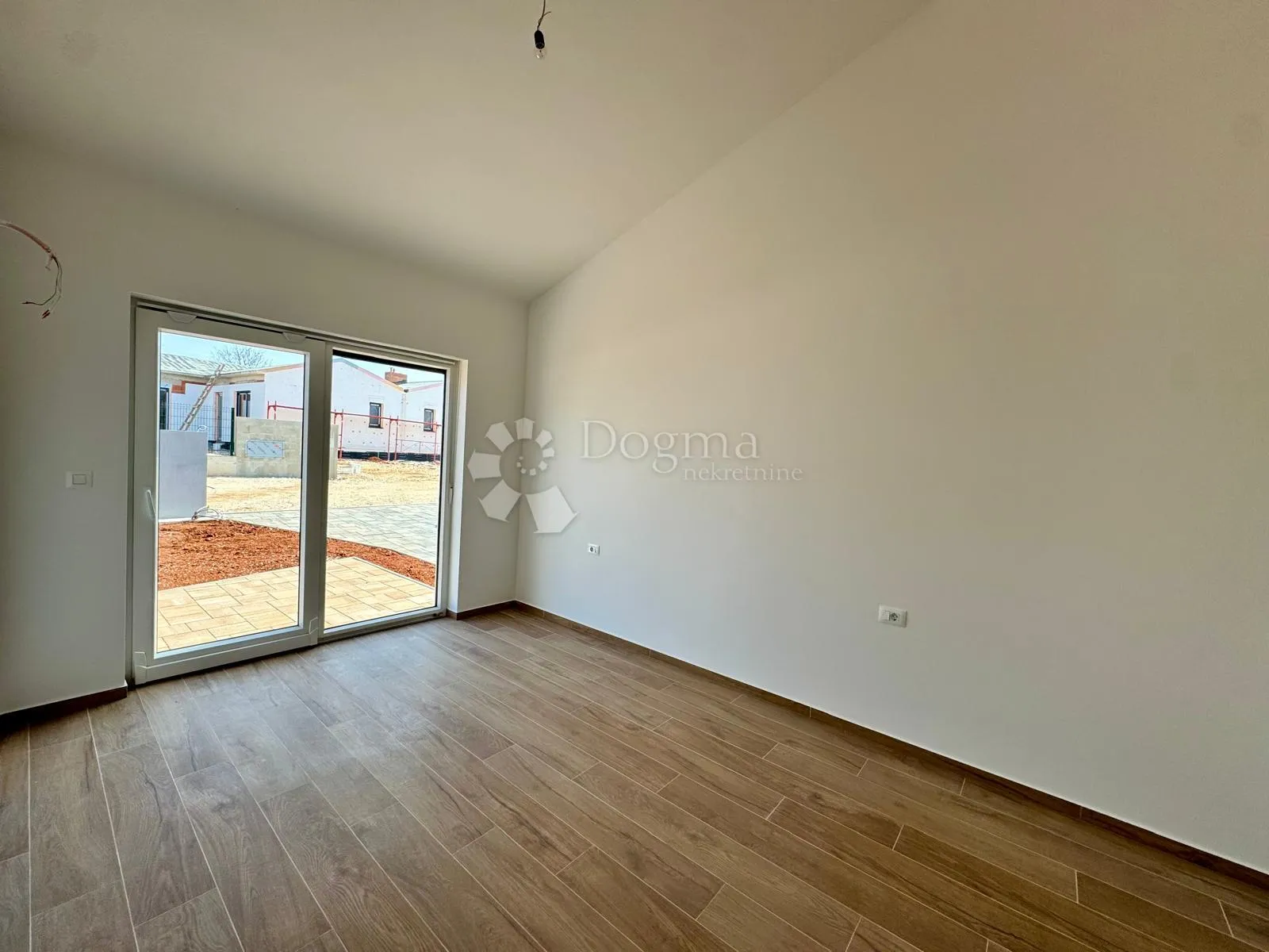 kuća na prodaju - barban - slika 10