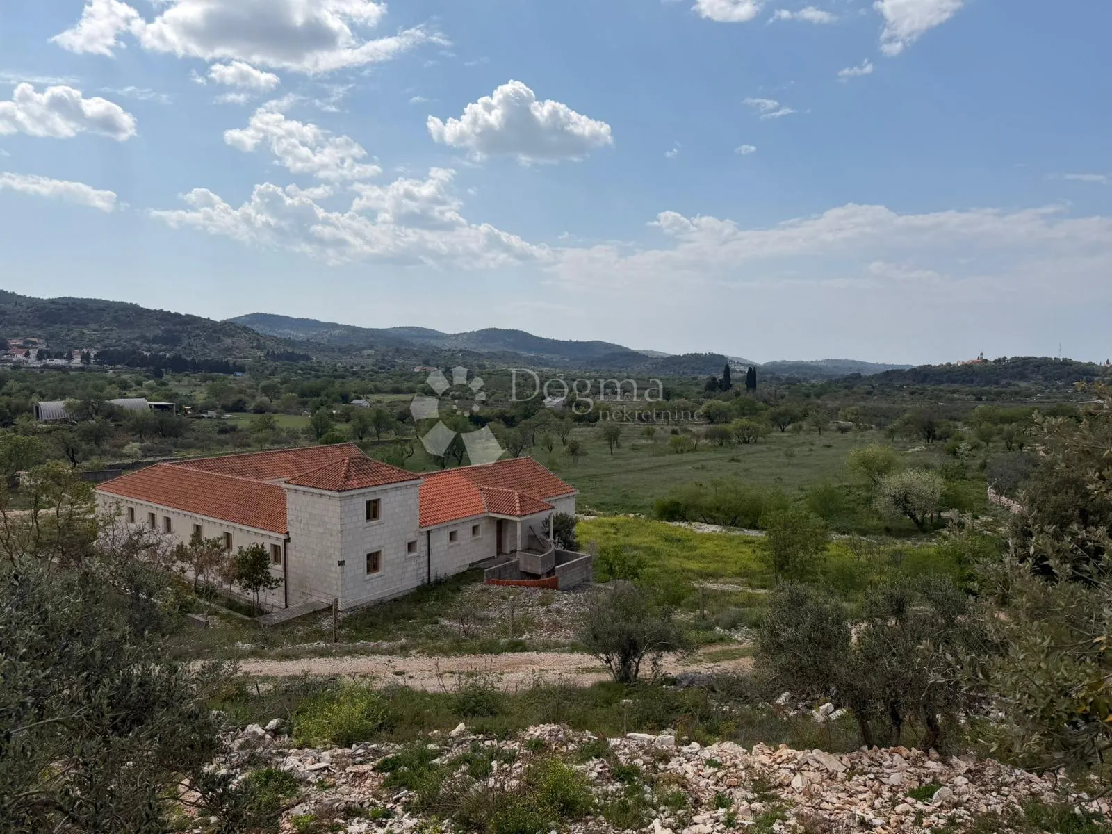 mediteranska oaza privatnosti – kamena rezidencija na braču - slika 31