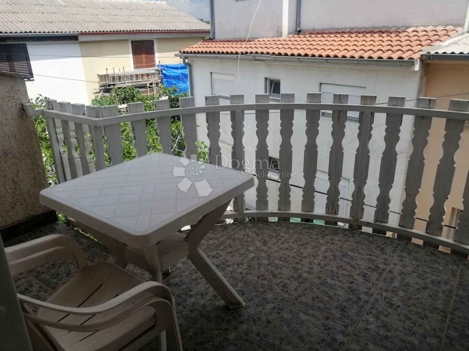 tribunj - kuća s 9 apartmana + građevinska parcela 418 m2 - slika 38
