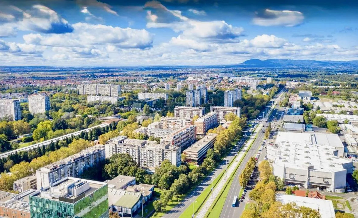 ekskluzivan poslovni prostor s pogledom na grad - slika 1
