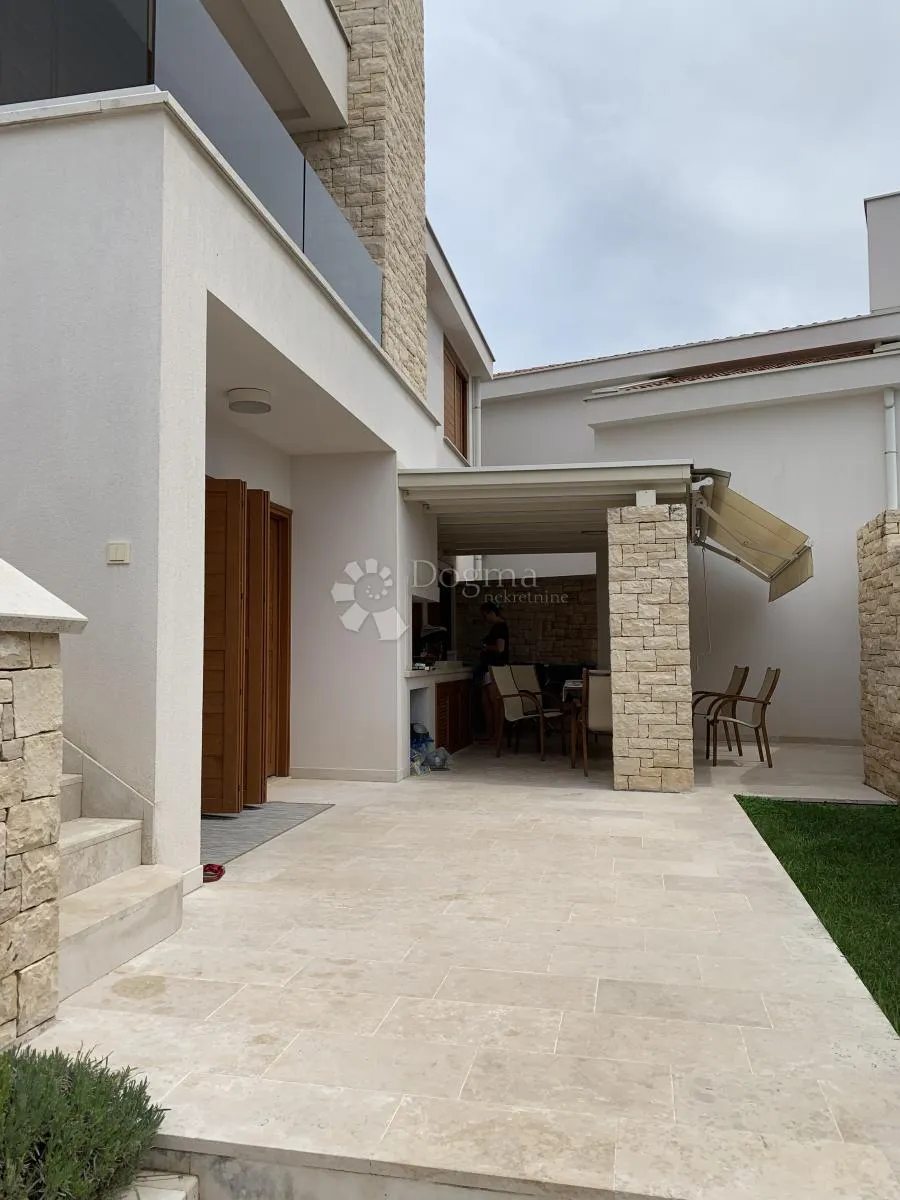 poreč (okolica) - moderna vila blizu mora - slika 5